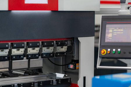 Téléchargez les photos : CNC Lathe Machine, modern industry - en image libre de droit