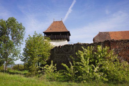 Téléchargez les photos : Vieille Transylvanie Saxon Village médiéval église fortifiée Roumanie - en image libre de droit