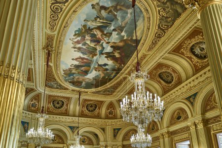 Téléchargez les photos : Bordeaux, France - August 16, 2019: The Great Hall of the Grand Theater - en image libre de droit