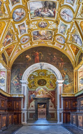 Foto de Nápoles, Italia - 1 de julio de 2019: La sacristía de la iglesia de la Cartuja de San Martino - Imagen libre de derechos