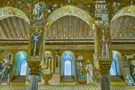 Foto de Palermo, Italia - 17 de octubre de 2022: Mosaicos de estilo bizantino de la Capilla Palatina en el Palacio Norman también conocido como el Palacio Real - Imagen libre de derechos