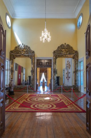 Foto de Oporto, Portugal - 18 de abril de 2023: La Sala de los Espejos del Palacio Episcopal - Imagen libre de derechos