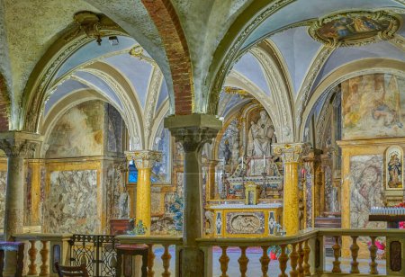Foto de Parma, Italia - 11 de febrero de 2020: La cripta de la Catedral de Santa Maria Assunta - Imagen libre de derechos