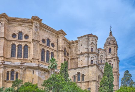 Foto de Málaga, España, vista de las arquitecturas renacentistas de la Catedral de Málaga, o Santa Iglesia Catedral Basílica de la Encarnaci, - Imagen libre de derechos