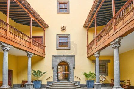 Téléchargez les photos : Las Palmas, Gran Canaria, Espagne - 17 mars 2023 : La cour du musée de Christophe Colomb - en image libre de droit