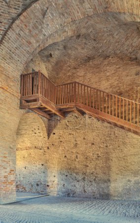 Téléchargez les photos : Sabbioneta, Italie, l'intérieur de la porte impériale, l'entrée principale de la ville - en image libre de droit