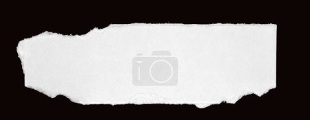 Téléchargez les photos : Papier blanc déchiré message déchiré, isolé sur noir - en image libre de droit