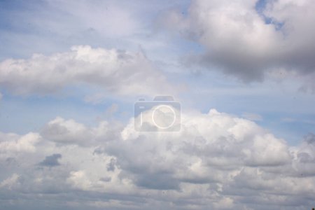 Foto de Blue sky white cloudscape beauty nature - Imagen libre de derechos