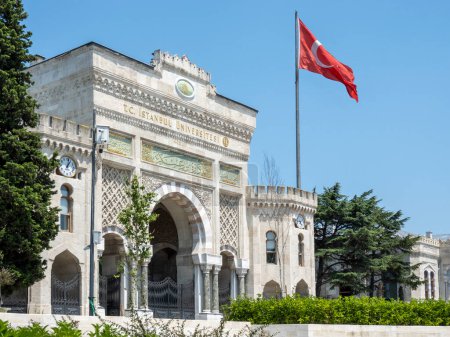 Téléchargez les photos : Université d'Istanbul est l'une des meilleures universités publiques à Istanbul - en image libre de droit