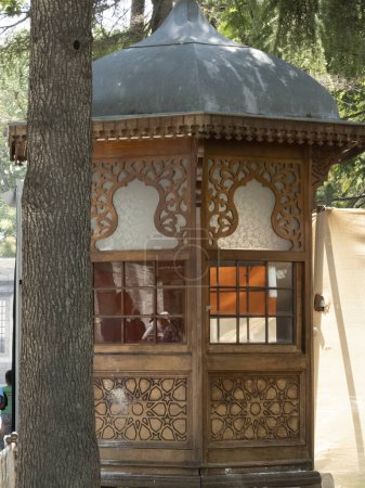 Téléchargez les photos : Ottoman Salle de garde mosaïque en bois en Turquie. - en image libre de droit