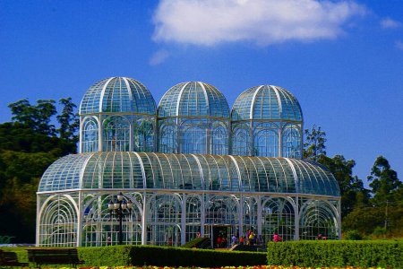 Téléchargez les photos : Le Jardin botanique est l'une des plus grandes cartes postales de Curitiba, au Brésil et le lieu touristique le plus visité de la ville. - en image libre de droit