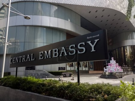 Foto de Embajada Central, un complejo comercial de lujo en Bangkok Tailandia. - Imagen libre de derechos