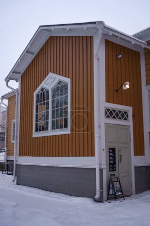 Foto de Entrada al museo y lugar de nacimiento de Jean Sibelius. Hameenlinna, Finlandia en invierno. febrero 23, 2023. - Imagen libre de derechos