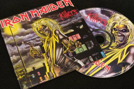 Foto de Iron Maiden - Killers (1981) álbum de estudio, CD y arte de la portada. Lahti, Finlandia. octubre 10, 2023. - Imagen libre de derechos