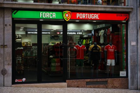 Téléchargez les photos : Forca Portugal, boutique officielle de fans de football à Lisbonne, Portugal. février 2, 2024. - en image libre de droit