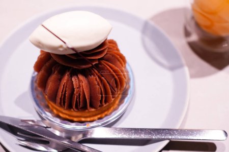 Téléchargez les photos : Mont Blanc cake (Chestnut cream cake) - en image libre de droit