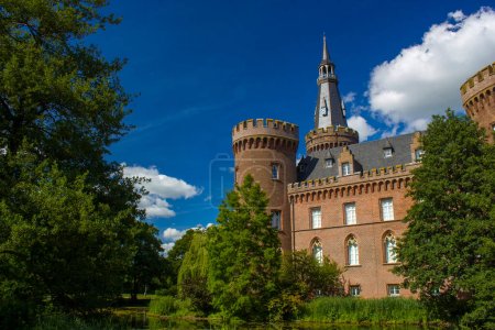 Téléchargez les photos : Château d'eau Moyland à Berburg-Hau, Allemagne - en image libre de droit