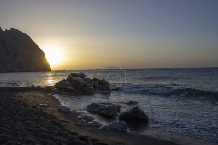  salida del sol en la isla de Santorini en Grecia, Europa, Mar Egeo