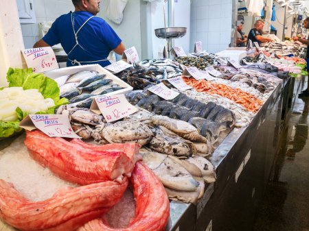 Photo for Cadiz, Spain - August 03, 2023: Cadiz Fish Market. Stunning Fresh fish stall in The Central Market of Cdiz, Andalusia, Spain. It is the oldest covered market in Spain and where the Atlantic Ocean offers the freshest fish and seafood. - Royalty Free Image
