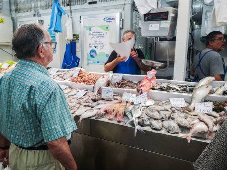 Photo for Cadiz, Spain - August 03, 2023: Cadiz Fish Market. Stunning Fresh fish stall in The Central Market of Cdiz, Andalusia, Spain. It is the oldest covered market in Spain and where the Atlantic Ocean offers the freshest fish and seafood. - Royalty Free Image