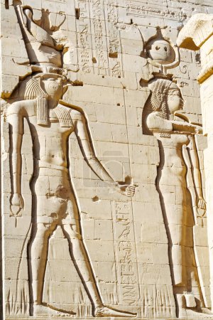 Téléchargez les photos : Temple Philae sur l'île d'Agilkia dans le lac Nasser près d'Assouan, Égypte - en image libre de droit