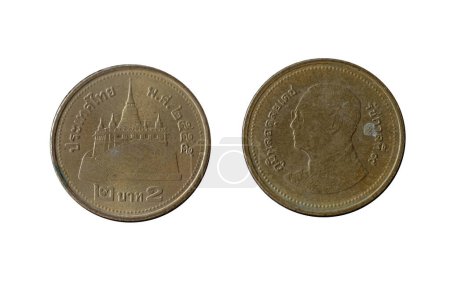Foto de Monedas de Tailandia 2 baht aisladas sobre fondo blanco con ruta de recorte, numismática de monedas del mundo - Imagen libre de derechos