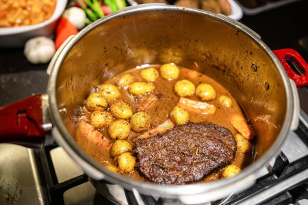 Foto de Delicious homemade slow cooked beef pot roast. - Imagen libre de derechos