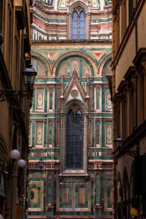 Foto de Vista de la calle de Florencia: vista de la cúpula de Brunelleschi. - Imagen libre de derechos