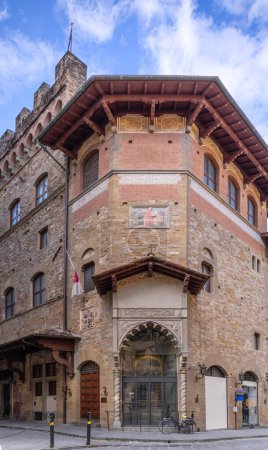 Téléchargez les photos : Vue du Palazzo de la Guilde des Marchands de Laine à Florence, Italie. - en image libre de droit