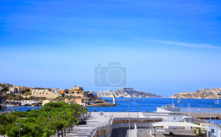 Téléchargez les photos : Vue du Vieux Port de Marseille, France. - en image libre de droit