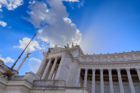 Der majestätische Altar des Vaterlandes (Altare della Patria) in Rom: Er ist das Wahrzeichen Italiens in der Welt, Symbol des Wandels, des Risorgimento und der Verfassung.