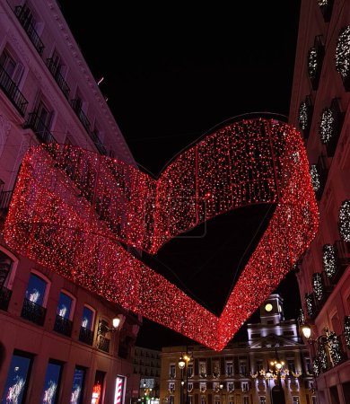 Téléchargez les photos : Un corazon en la Puerta del Sol, Madrid - en image libre de droit