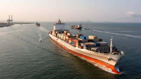 Luftbild Containerfrachtschiff Seefrachtcontainer, Global Business Import Export Logistik Frachtschifffahrt Transport International per Containerfrachtschiff, Containerfrachtschifffahrt.