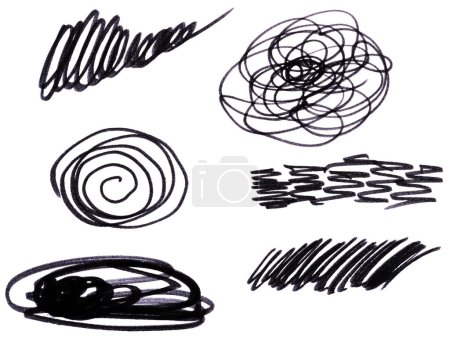 Téléchargez les photos : Dessiner des gribouillis et des cercles chaotiques sur un fond blanc avec un stylo feutre noir - en image libre de droit