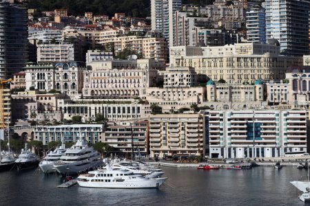 Foto de Mónaco, Mónaco - 11.19.2022: Vista de las hermosas fachadas de Mónaco en un día soleado - Imagen libre de derechos