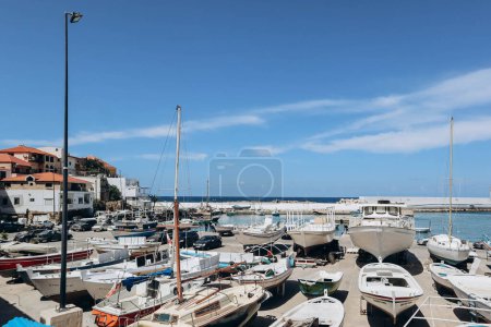 Téléchargez les photos : Batroun, Liban 24.04.2023 : Vue du port de Batroun, Liban - en image libre de droit