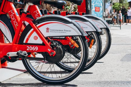 Foto de Mónaco, Mónaco - 25 de junio de 2023: Primer plano de las bicicletas de alquiler en el Principado de Mónaco - Imagen libre de derechos