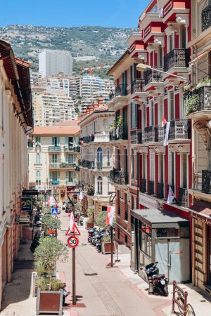 Téléchargez les photos : Monaco, Monaco - 25 juin 2023 : Belles façades de la Principauté de Monaco - en image libre de droit