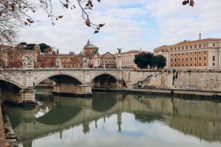 Téléchargez les photos : Pont Ponte Vittorio Emanuele II à Rome, Italie - en image libre de droit