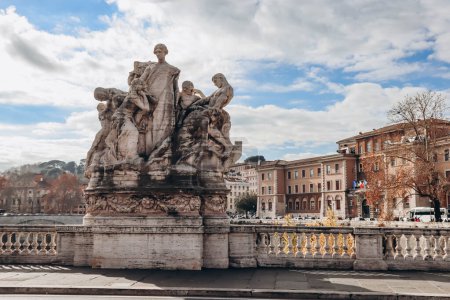 Téléchargez les photos : Rome, Italie - 27.12.2023 : Pont Ponte Vittorio Emanuele II à Rome, Italie - en image libre de droit