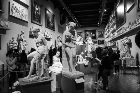 Foto de Florencia, Italia - 29 de diciembre de 2023: La Galleria dell 'Accademia di Firenze, o "Galería de la Academia de Florencia", un museo de arte en Florencia, Italia. - Imagen libre de derechos
