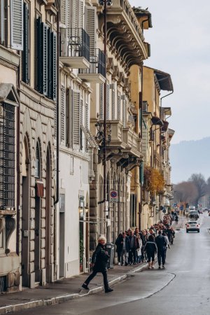 Foto de Florencia, Italia - 31 diciembre, 2023: Increíbles fachadas históricas y calles en el centro de Florencia - Imagen libre de derechos