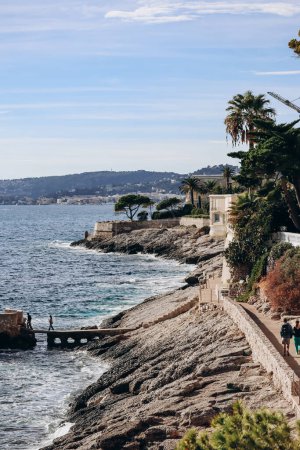 Blick auf das Küstengebiet von Cap d 'Ail in Südfrankreich