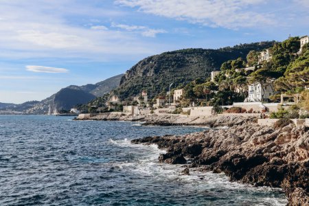 Blick auf das Küstengebiet von Cap d 'Ail in Südfrankreich