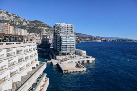 Foto de Mónaco, Mónaco - 20 de enero de 2024: Construcción del nuevo barrio ecológico de Portier llamado "Anse du Portier" en Mónaco - Imagen libre de derechos