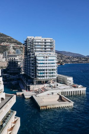 Foto de Mónaco, Mónaco - 20 de enero de 2024: Construcción del nuevo barrio ecológico de Portier llamado "Anse du Portier" en Mónaco - Imagen libre de derechos