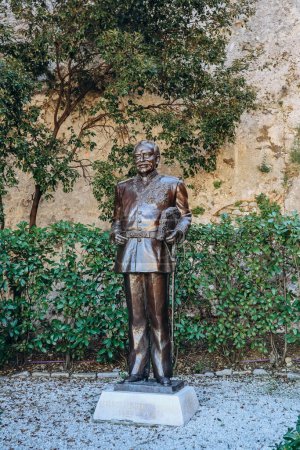 Foto de Mónaco, Mónaco - 20 de enero de 2024: Estatua de Rainiero III, Príncipe de Mónaco - Imagen libre de derechos