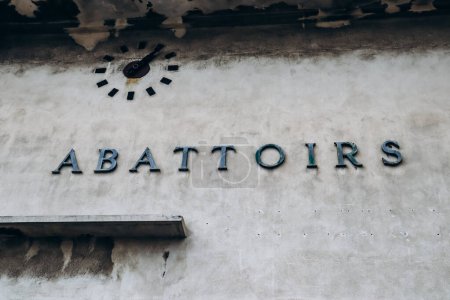 Téléchargez les photos : L'ancien abattoir de Nice, traduction française : "Abattoir" - en image libre de droit