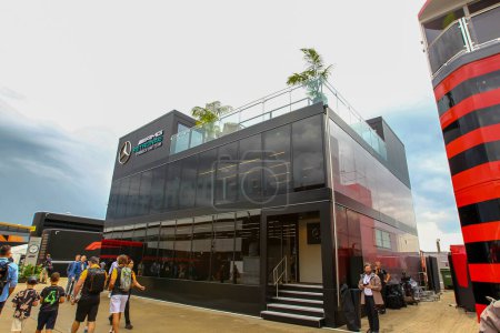 Téléchargez les photos : Mercedes-AMG Petronas F1 Tea - en image libre de droit