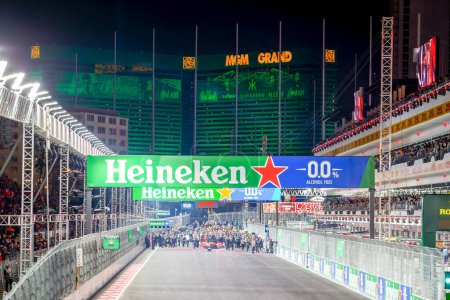 Téléchargez les photos : Atmosphère de piste sur Las Vegas Strip Circuit avant le départ - en image libre de droit